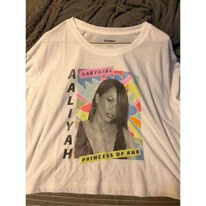 NWT Aaliyah crop top size large